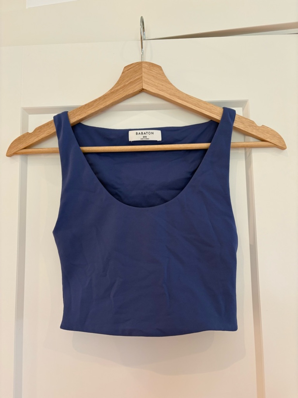 babaton contour scoop neck tank top size 2xs